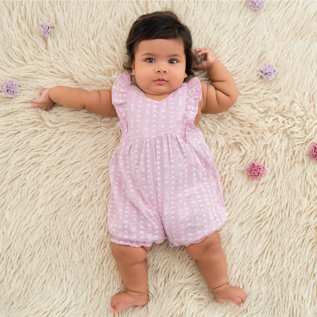 Why Are Rompers the Best Choice for Baby Girls?
