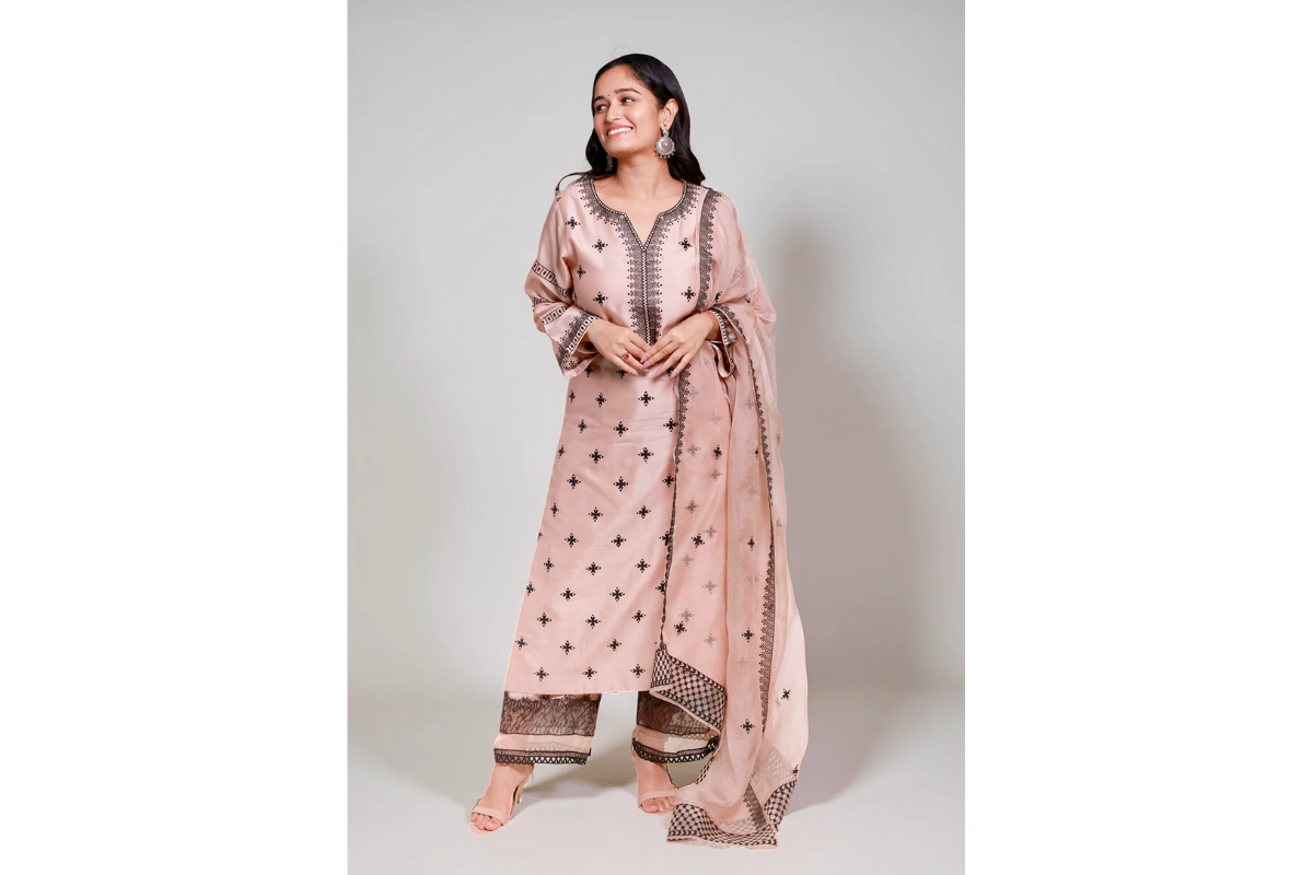 Traditional Dress for Women - Nobo