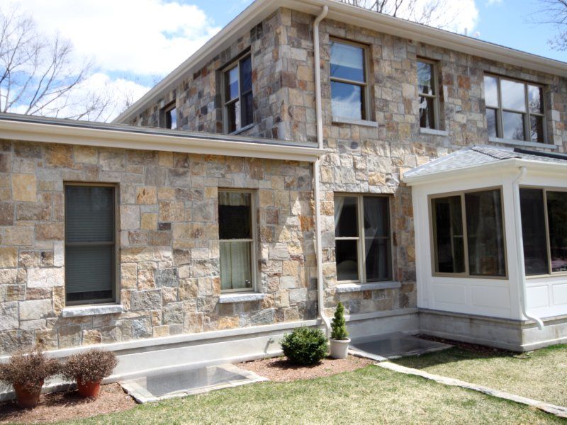 Outdoor Stone Veneer